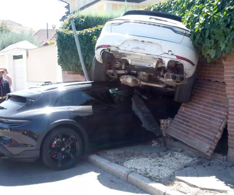 Dwa Porsche rozbiły się w Hiszpanii. Wyszedł z tego drogi Tetris