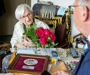 100-letnia pani Bernadetta zdradza swój sekret długowieczoności! To zaskoczy niejednego