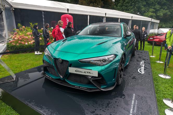Zwala z nóg wyglądem i osiągami! Alfa Romeo Giulia GTAm pokazana w Polsce