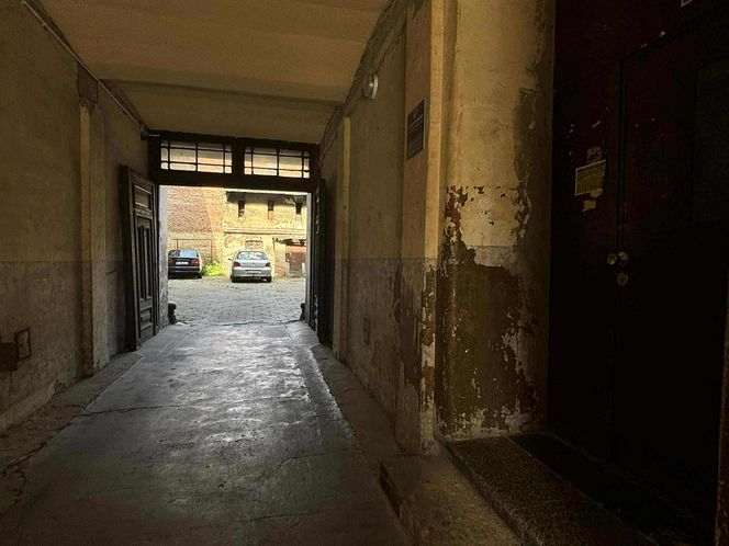 Łódź: ciało 44-letniej kobiety znalezione w kamienicy przy ul. Skorupki