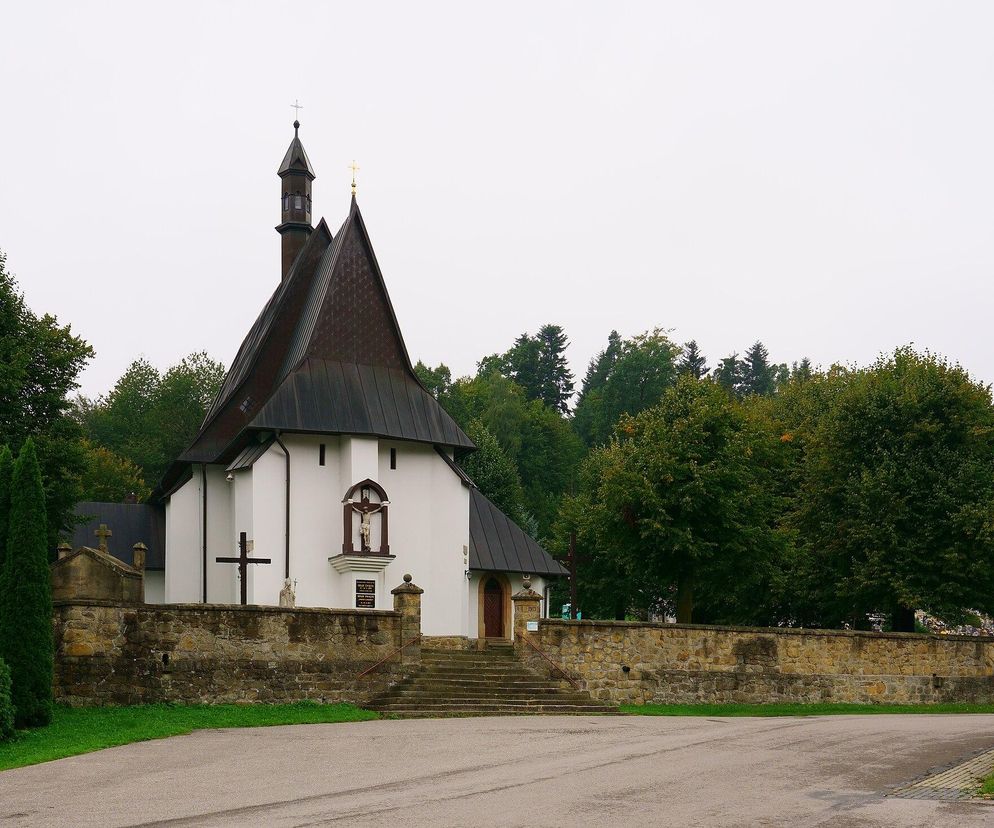 To jedna z najstarszych wsi w Małopolsce. Już w średniowieczu miała swoją parafię