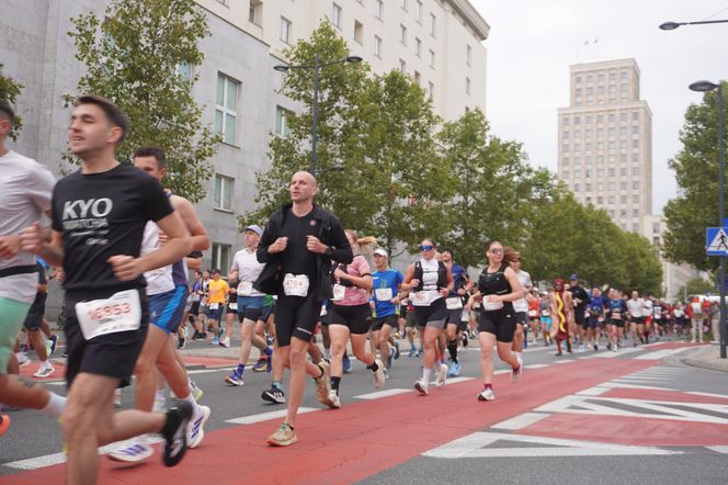 Uczestnicy Maratonu Warszawskiego 2025