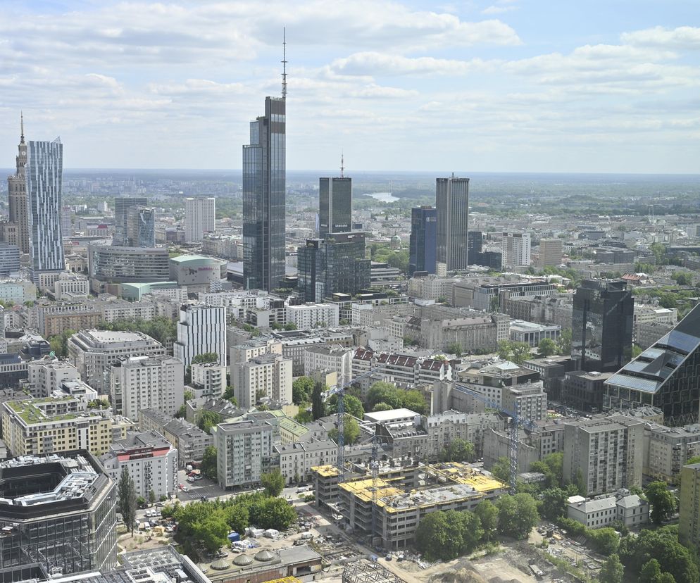 To drugi najwyższy obiekt w Warszawie. Od Pałacu Kultury i Nauki dzieli go 13 kilometrów