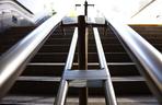 Uszkodzona poręcz metro Centrum Nauki Kopernik