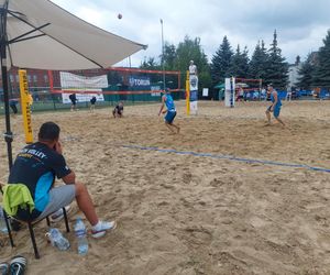 Półfinał siatkówki plażowej Juniorów w Toruniu. To była zacięta rywalizacja [GALERIA]