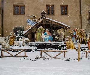 Piękne tradycje bożonarodzeniowe w Polsce. Od lat pojawiają się przy okazji kolacji wigilijnej i nie tylko