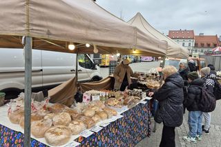 Jarmark Wielkanocny i Zlot food trucków przyciągnęły tłumy na Rynek w Mikołowie