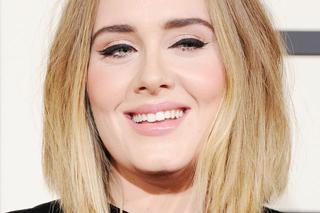 Wpadka Adele podczas występu na Grammy 2016. Adele komentuje, internauci kpią!