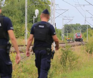 Tragedia na przejeździe kolejowym w Tarnowie. Kierowca zginął po zderzeniu z pociągiem! 