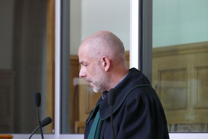Sensacyjny zwrot w procesie o zabójstwo pod pomnikiem świętej. „Sąd popełnia przestępstwo”