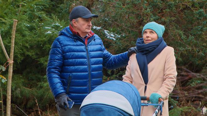 Barwy szczęścia odc. 2462. Krystyna Złota (Hanna Bieluszko), Jaworski (Jacek Kałucki)