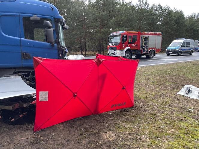 Tragiczny wypadek w miejscowości Przyłubie pod Bydgoszczą. Zdjęcia z miejsca zdarzenia