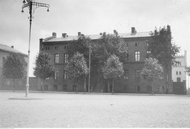 Dziś to najpiękniejsze więzienie w Polsce. Tak wyglądało 100 lat temu
