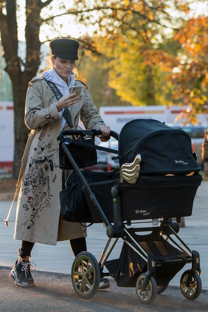 Marina Łuszczenko pcha wózek za 10 tyś. 