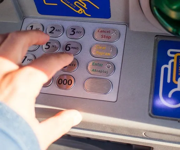 Masowe kradzieże z kont bankowych w największych miastach Polski