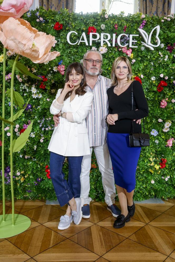 Gwiazdy pozują z butami. Więdłocha ma nową fuchę, Andrzejewicz w ogromnej marynarce, Kostka jak pani wiosna