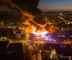 Pożar pawilonu handlowego w Rudzie Śląskiej