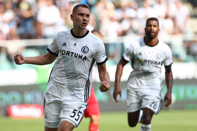 Legia dużo płaci, ale tytuł traci