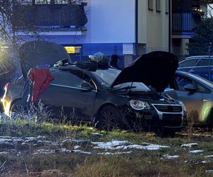 Policyjny pościg ulicami Warszawy! Kierowca zwiał aż do Marek i utknął w błocie