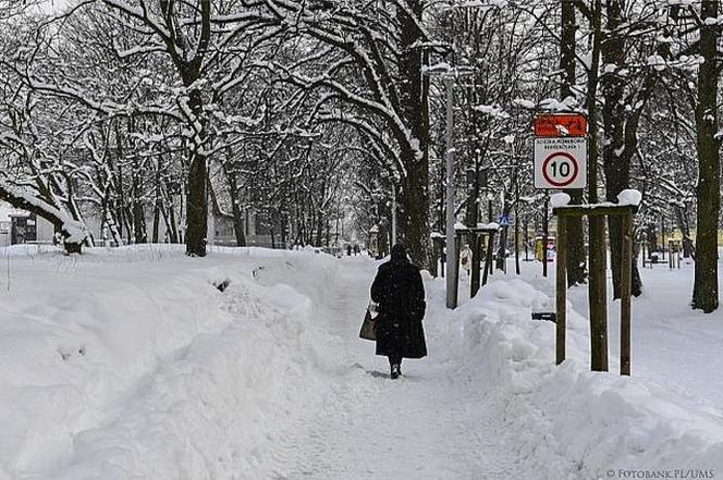 Zima 2021 w Sopocie. Kurort pod grubą warstwą śniegu 11.02.2021 r.