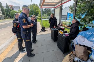 Ukrainki od miesięcy żyją na przystanku na Ochocie. Kobiety nie chcą się stamtąd wynieść