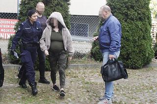 4,5-letni Leoś zakopany za domem. Jego ciężarna matka doprowadzona do prokuratury