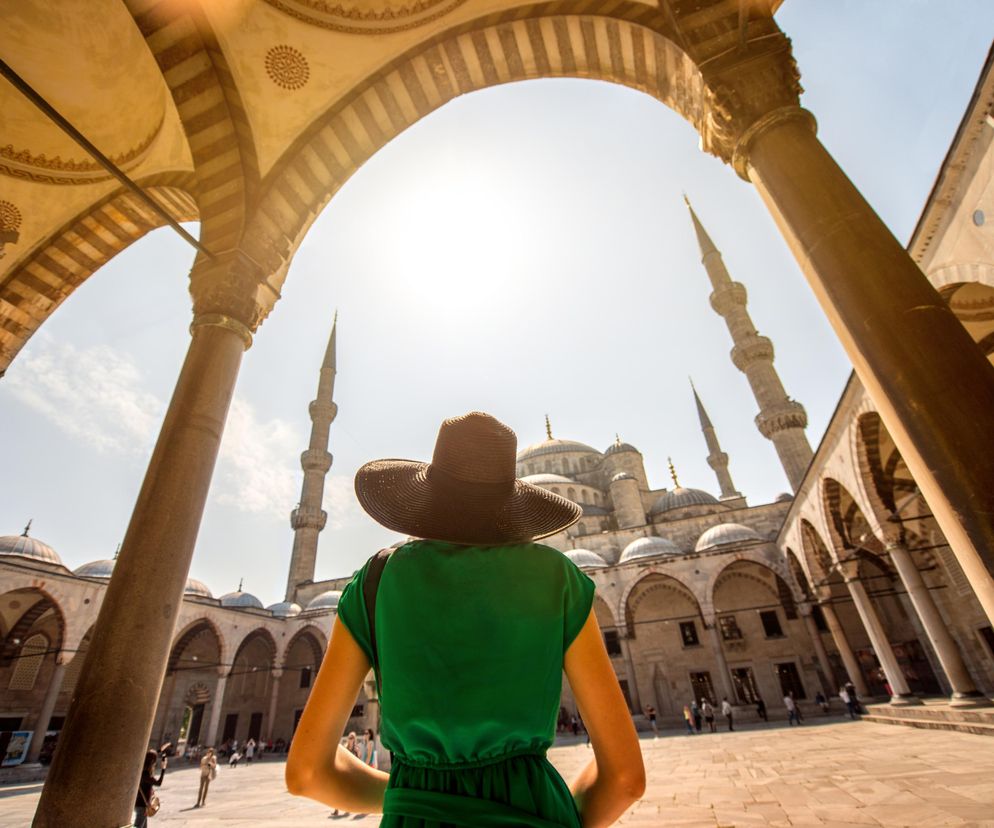 Skażony alkohol, żółtaczka i 500 USD za dzień w szpitalu. O tym pamiętaj przed wyjazdem do Turcji