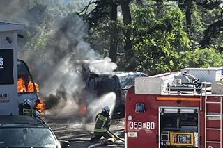 Pożar samochodów we Wrzosowej. Ogniem objęte były samochód osobowy i dostawczy