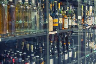 Kraków rozważa wprowadzenie nocnego zakazu sprzedaży alkoholu. Miasto czeka na opinie mieszkańców