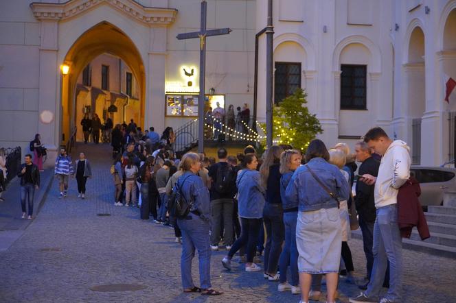 Wyjątkowa iluminacja na Wieży Trynitarskiej w Lublinie! Musicie to zobaczyć! [GALERIA]