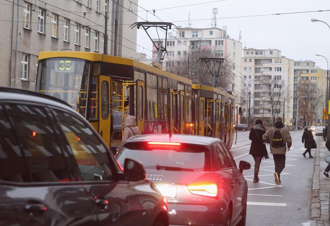  100 milionów złotych dla jednego tramwaju? Drogie zmiany na Stawki