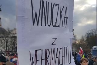 Transparent na obchodach Święta Niepodległości