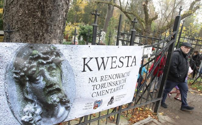 20. kwesta na cmentarzu św. Jerzego w Toruniu. Na miejscu m.in. prezydent Michał Zaleski i koszykarz Aaron Cel