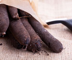 Ma dziwną nazwę i smakuje jak szparagi. Ta roślina to genialny prebiotyk