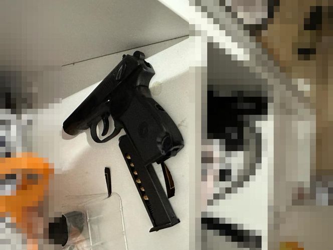 „Wnuczkowie” z narkotykami i bronią za kratami! Policja zatrzymała groźnych oszustów