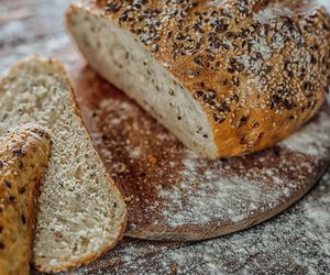 Chleb pszenno-żytni na miodzie. Zrób raz, a więcej nie kupisz pieczywa w sklepie