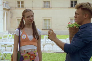 Barwy szczęścia odc. 2723: Patryk (Konrad Skolimowski), Ewelina (Amelia Listwoń)