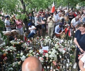 Marsz Milczenia dla Klaudii w Toruniu. „Niech nasza cisza przemówi głośniej niż słowa” [GALERIA]