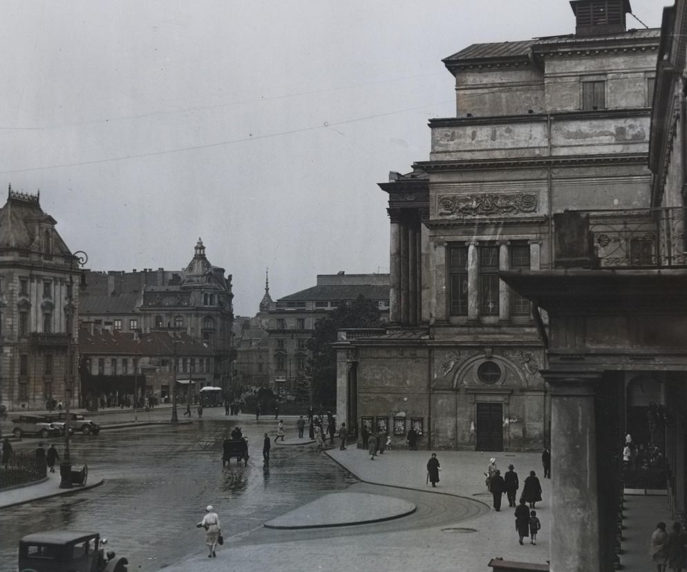 Archiwalne zdjęcia Placu Teatralnego i Pałacu Jabłonowskich
