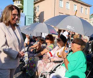 Uroczysta polowa msza święta i Apel Pamięci na pl. Krasińskich