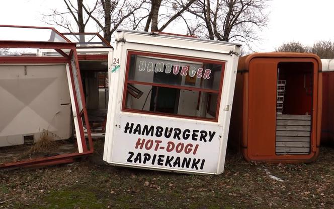 Cmentarzysko food trucków w Warszawie