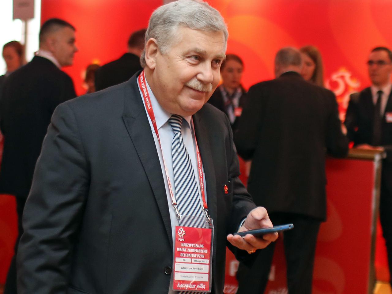 Wszyscy ŚMIEJĄ się z Jerzego Engela. Jest coraz MOCNIEJ, GRUBE działa! Tego jeszcze nie widzieliśmy [ZDJĘCIE]