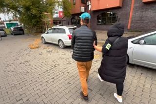 Złodziej włazów wpadł na gorącym uczynku! Koniec złotego interesu