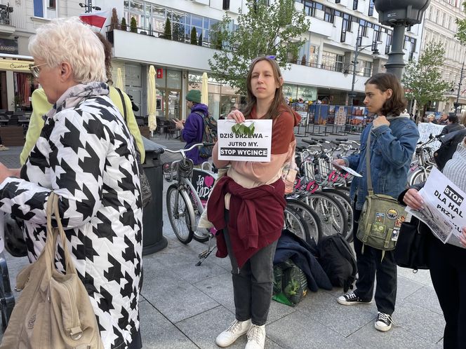 Wielki protest pod urzędem miasta w Łodzi. "Broń lasów Lublinka"
