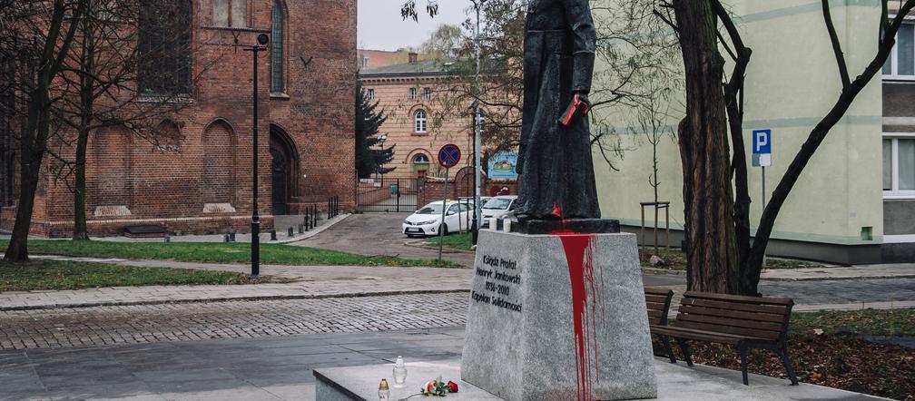 Jankowski bez honoru i pomnika