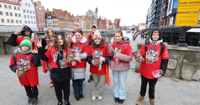 W Gdańsku już grają dla WOŚP. Wolontariusze na ulicach, a pierwsze datki już w puszkach