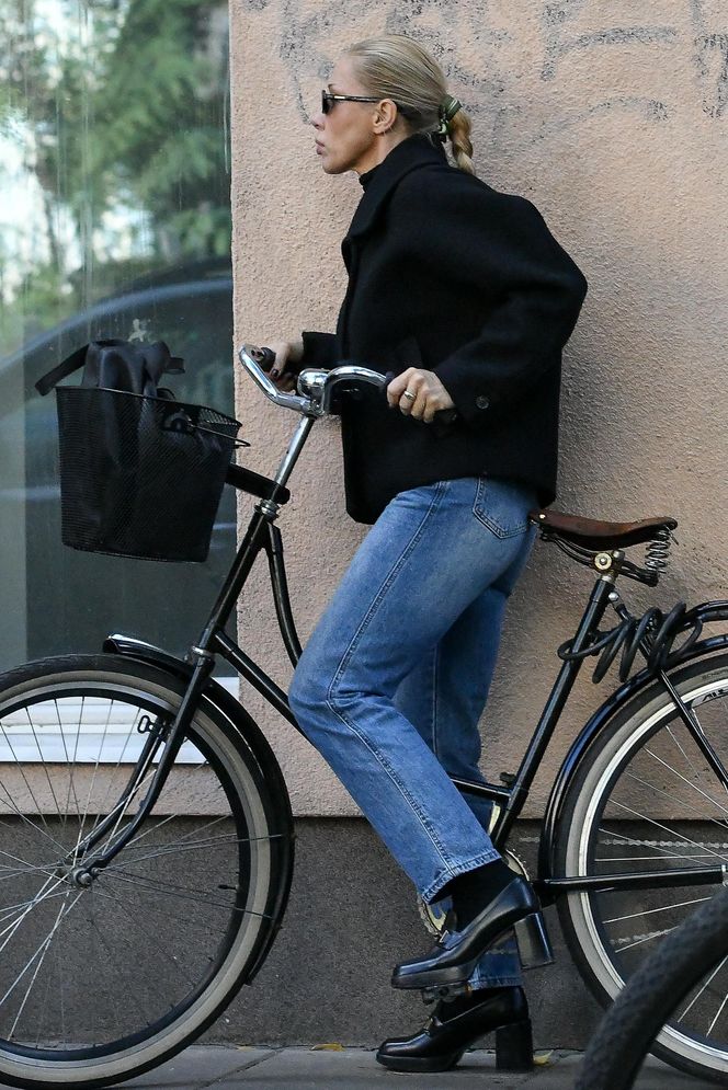 Katarzyna Warnke na giga obcasach łamie przepisy