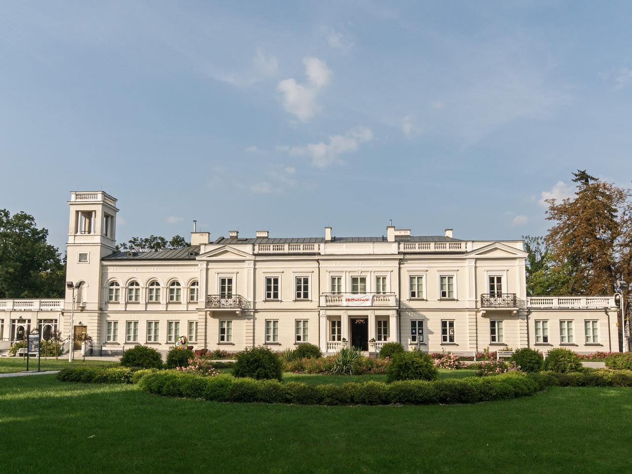 Pałac w Sannikach stracił 1/3 drzewostanu! Usuwanie skutków nawałnic może potrwać kilka miesięcy [ZDJĘCIA]