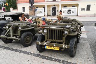 Białystok. IX Podlaski Piknik Militarny “Misja WSCHÓD”. Prezentacja na Rynku Kościuszki