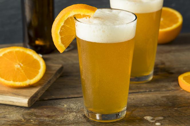 Przebojowe beergroni: drink z piwa i gorzkiego likieru pomarańczowego